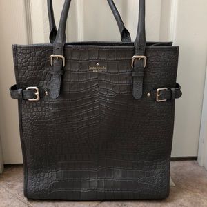 Very good condition. Great for travel!